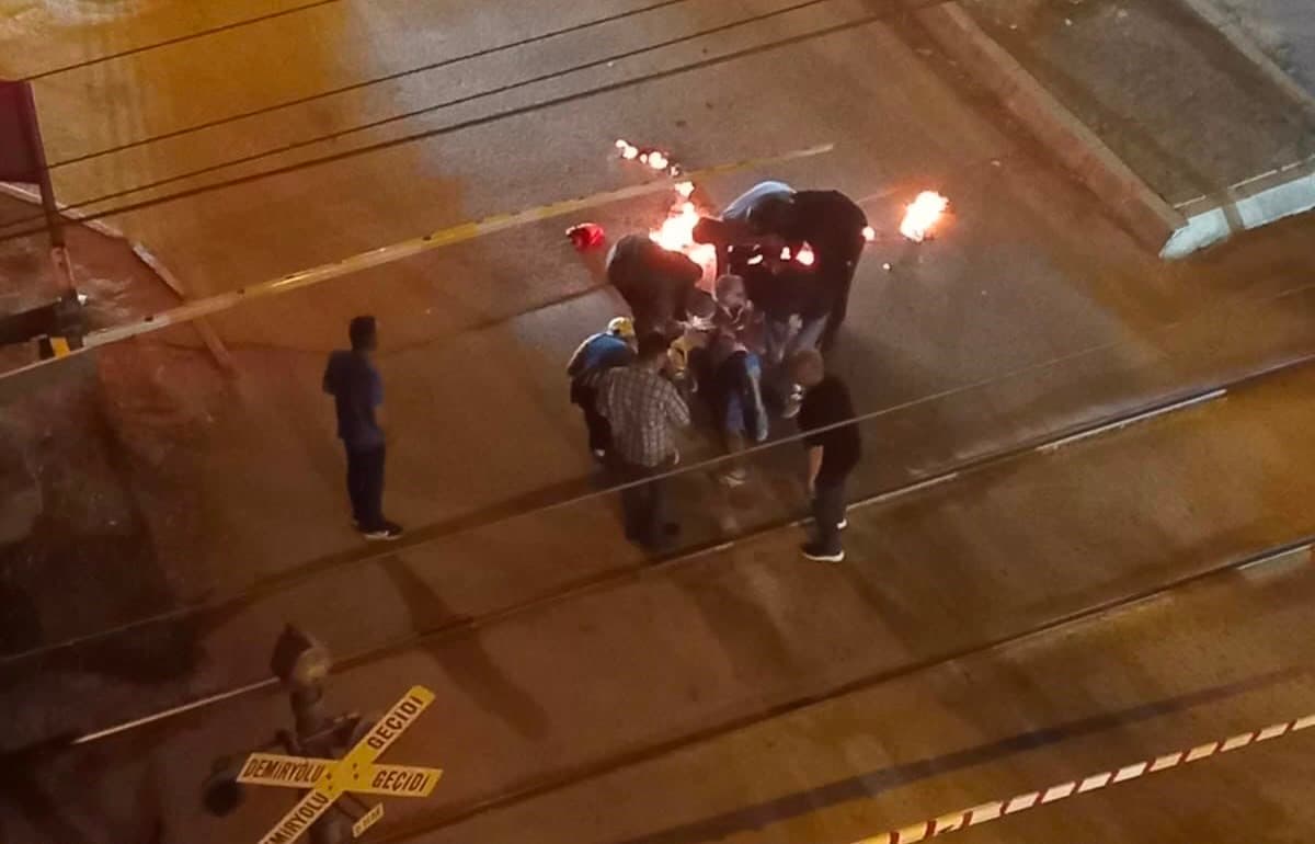Bandırma’da helyum balonları yüksek gerilim hattına temas etti: 1 kişi yaralandı