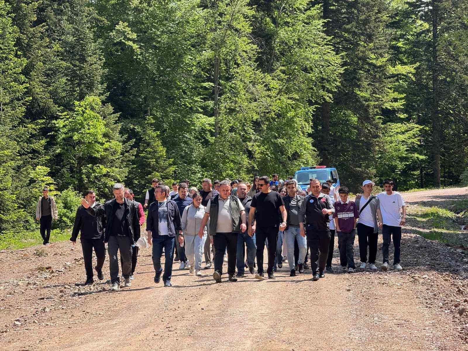 Kastamonu’da gençlik yürüyüşü: Doğanın tadını çıkardılar