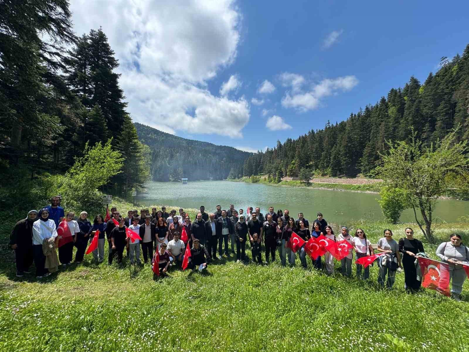 Kastamonu’da gençlik yürüyüşü: Doğanın tadını çıkardılar
