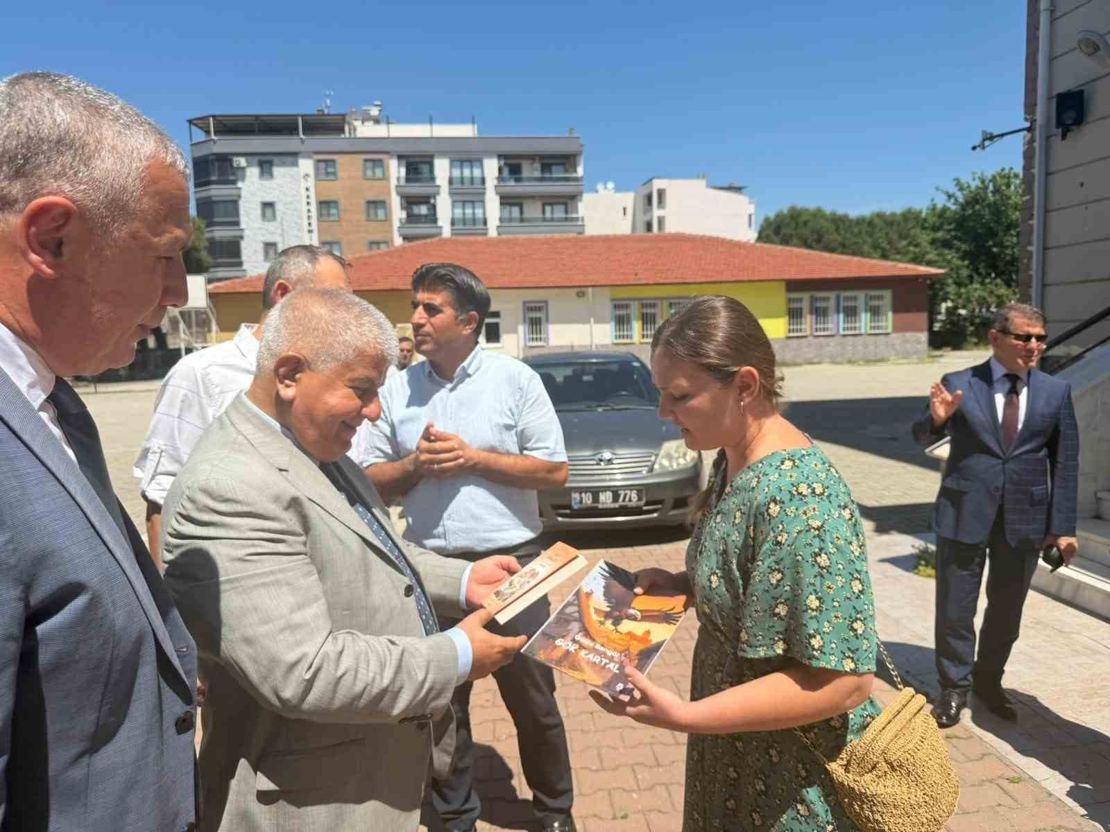 Balıkesir Milli Eğitim Müdürü Kal, Burhaniye’de okulları ziyaret etti