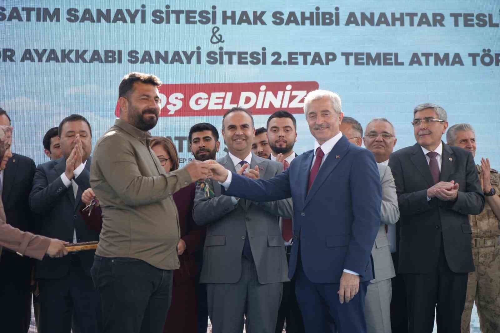 Bakan Kacır: "Türkiye olarak tarih sahnesine eskisinden çok daha kuvvetli ve çok daha iddialı çıkıyoruz"