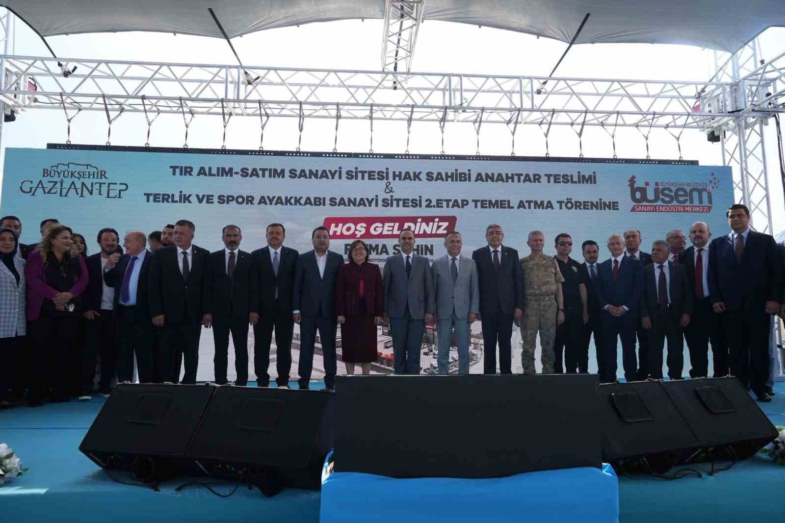 Bakan Kacır: "Türkiye olarak tarih sahnesine eskisinden çok daha kuvvetli ve çok daha iddialı çıkıyoruz"