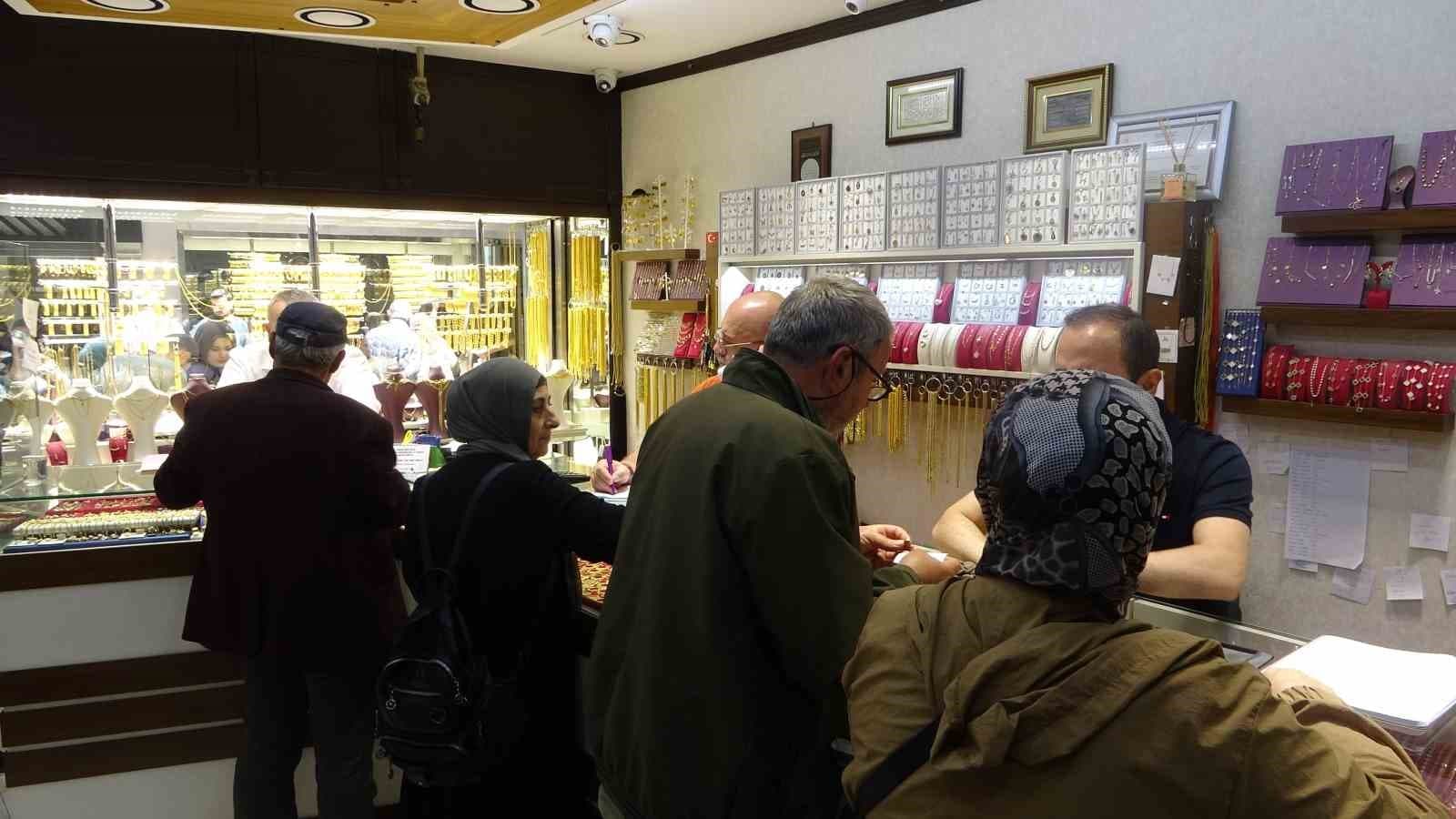 Düğün sezonu öncesi kuyumcularda hareketlilik