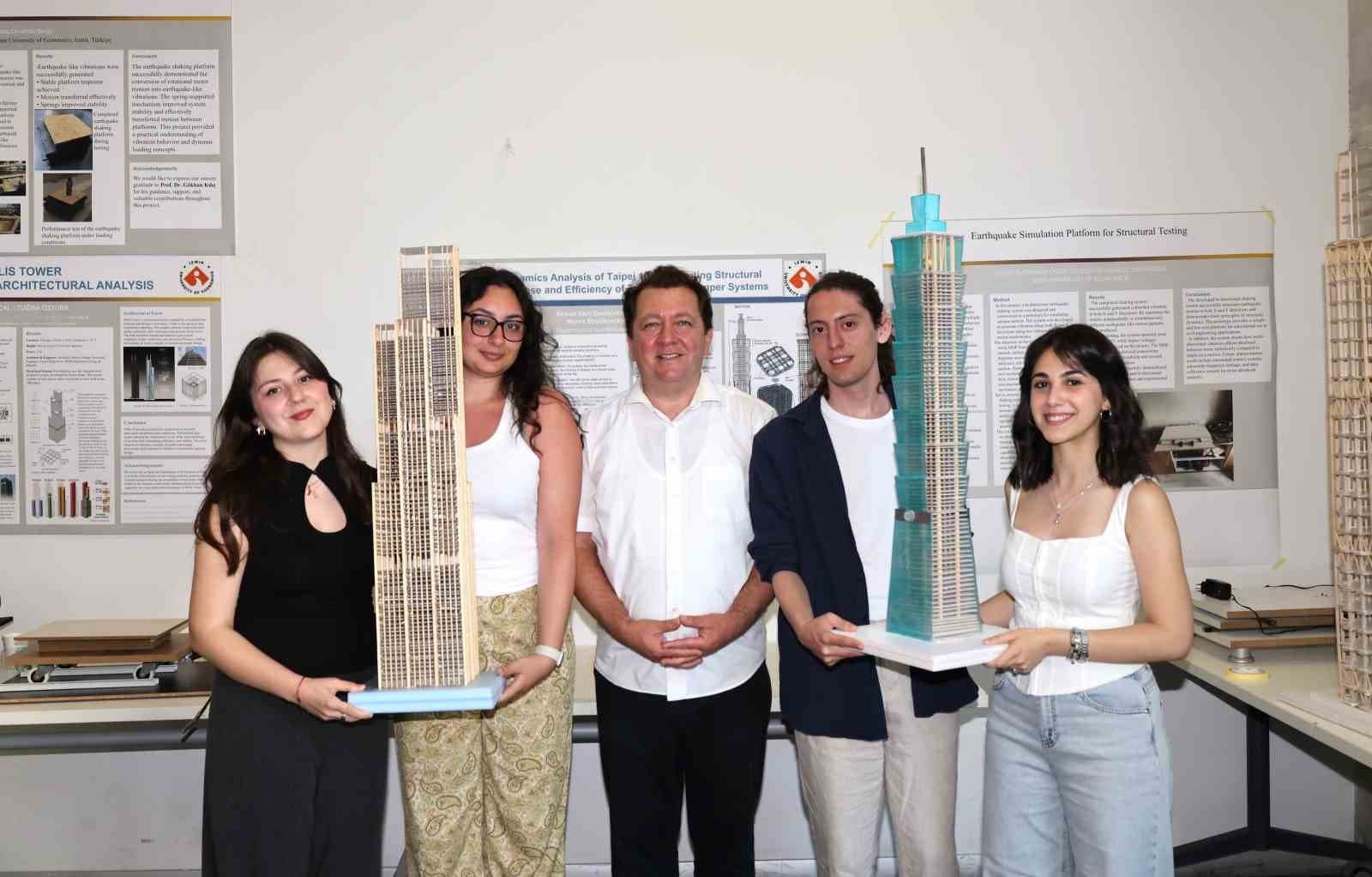 Dünyaca ünlü 22 binaya ‘deprem’ simülasyonu