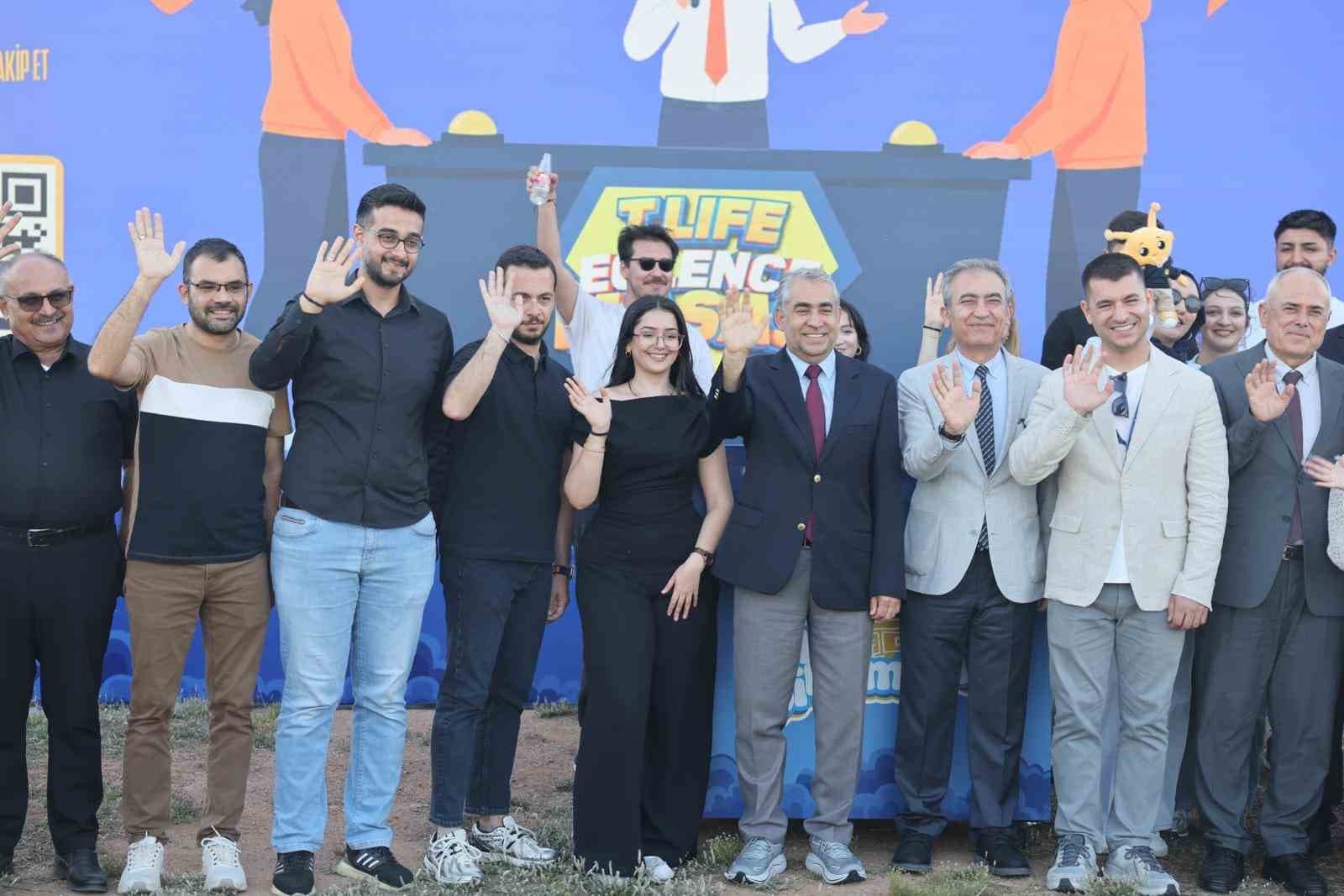 Açık Hava Sineması ADÜ’de yoğun ilgi gördü