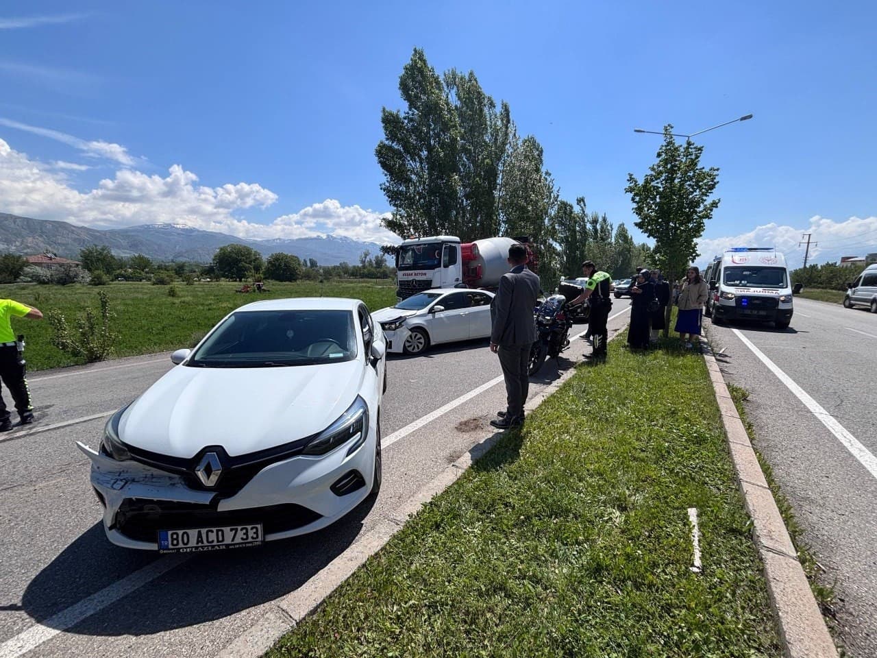 Erzincan’da 4 araçlı zincirleme kaza