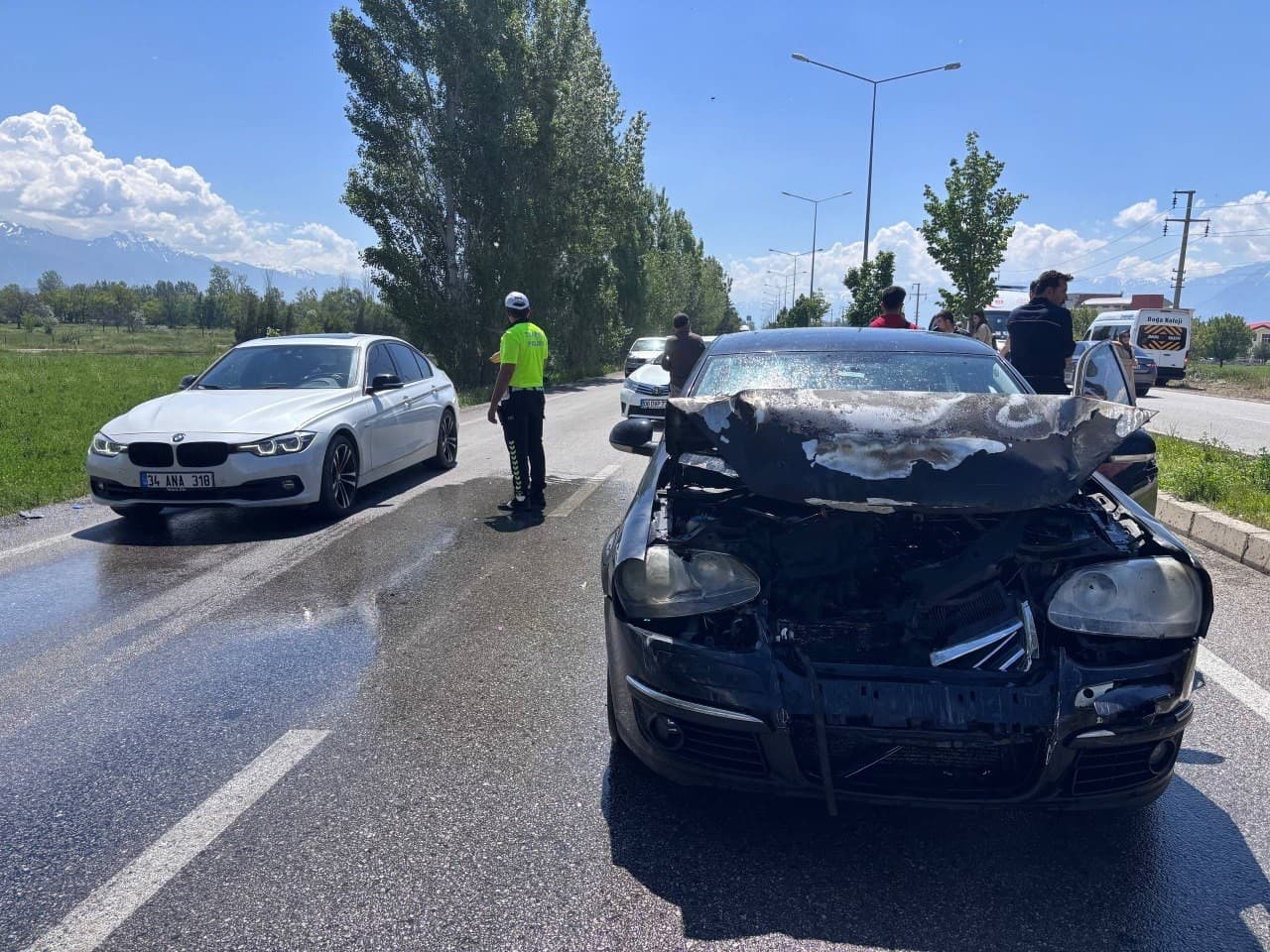 Erzincan’da 4 araçlı zincirleme kaza