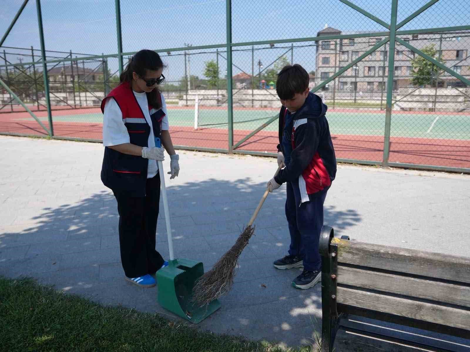 Çocuklardan ortak çağrı "Kirletme, temizle"