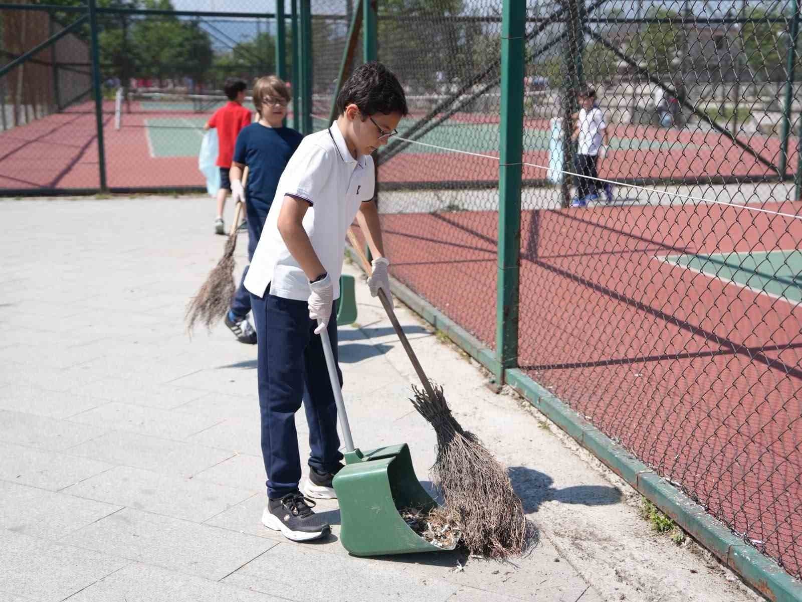 Çocuklardan ortak çağrı "Kirletme, temizle"