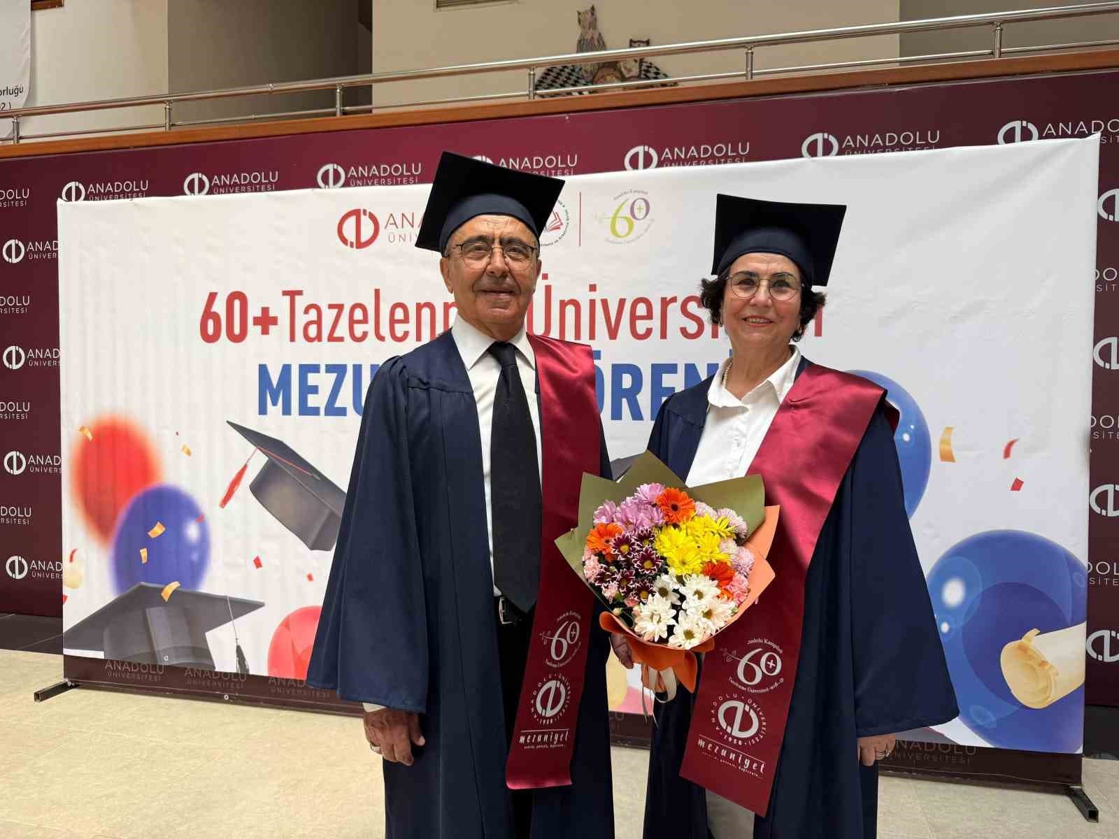 6 farklı ilde görev yapmış emekli emniyet müdürü, 65 yaşında tekrardan üniversiteden mezun oldu