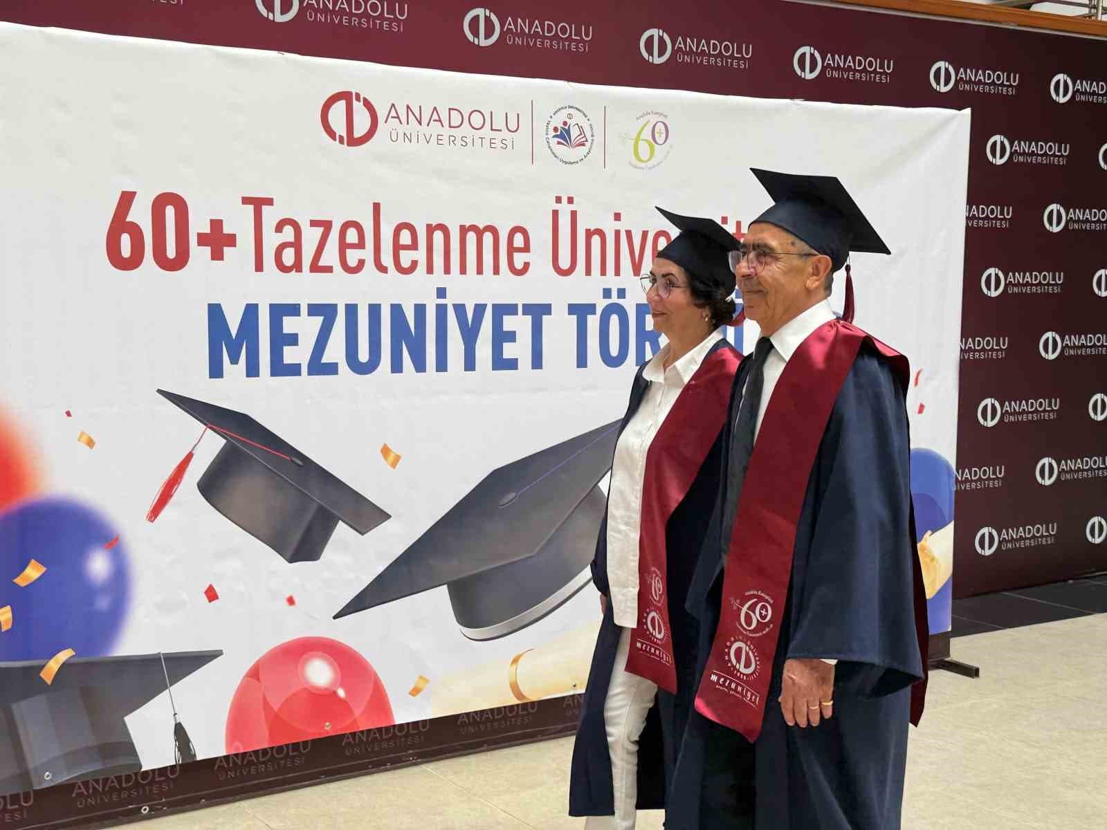 6 farklı ilde görev yapmış emekli emniyet müdürü, 65 yaşında tekrardan üniversiteden mezun oldu