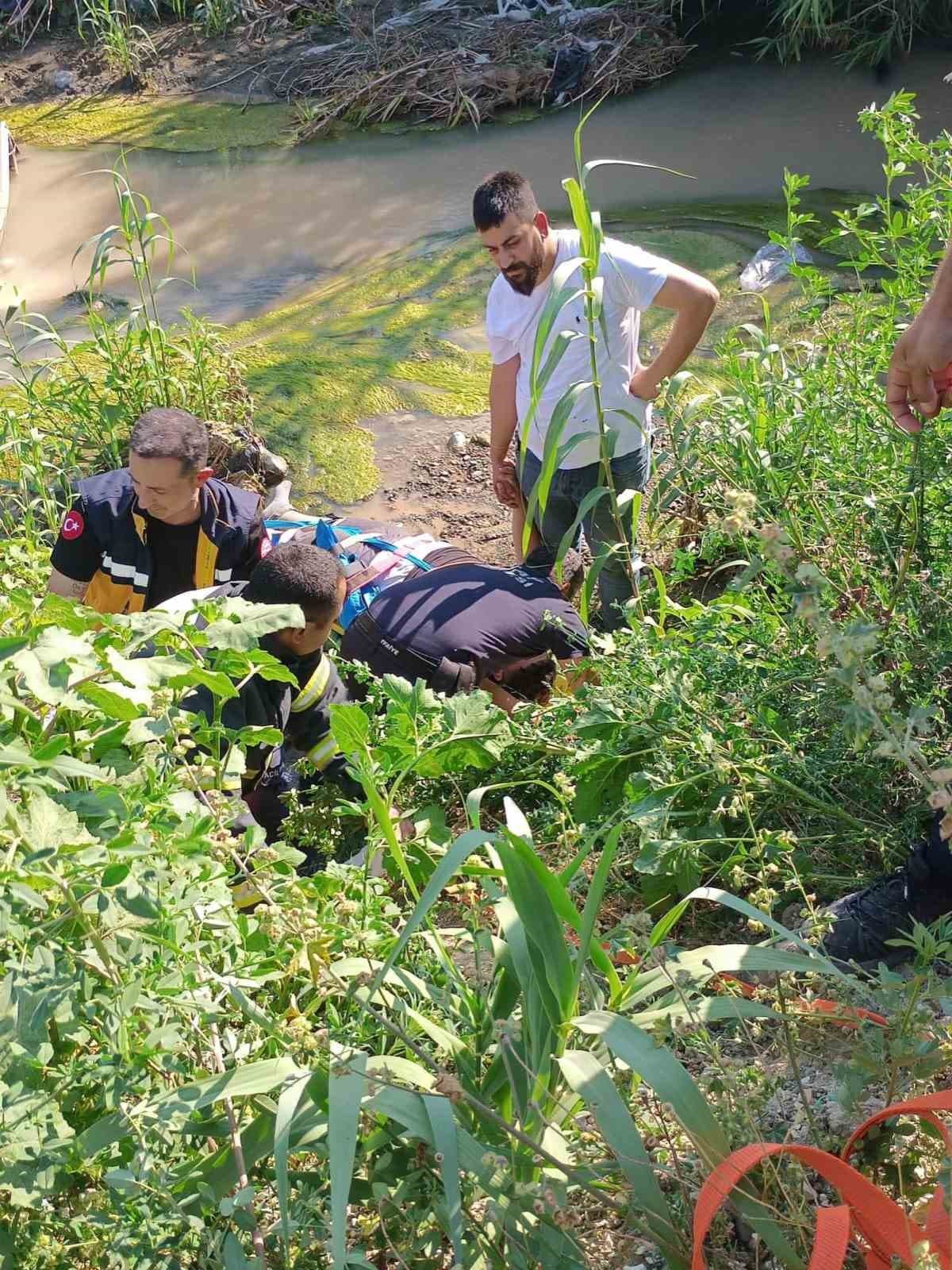 Antakya’da dereye uçan motosikletin sürücüsü yaralandı