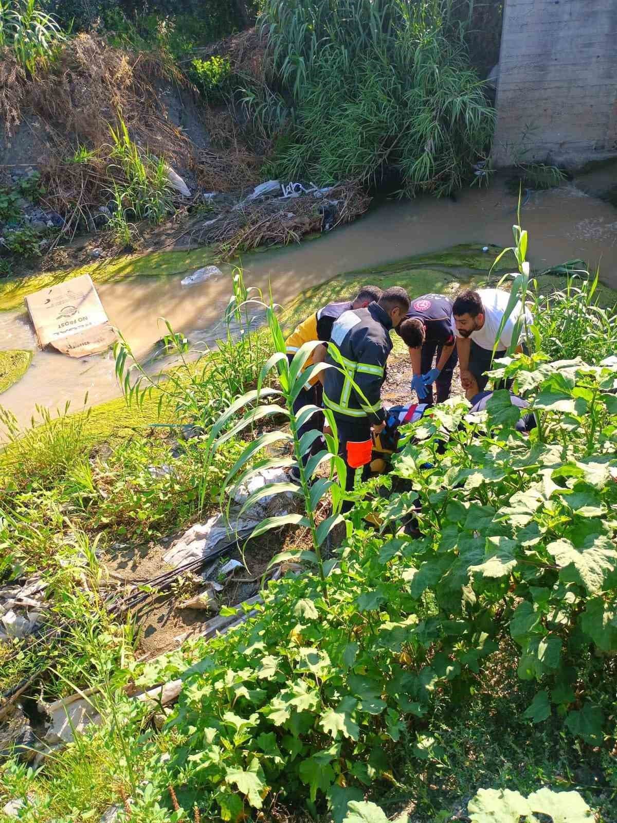 Antakya’da dereye uçan motosikletin sürücüsü yaralandı