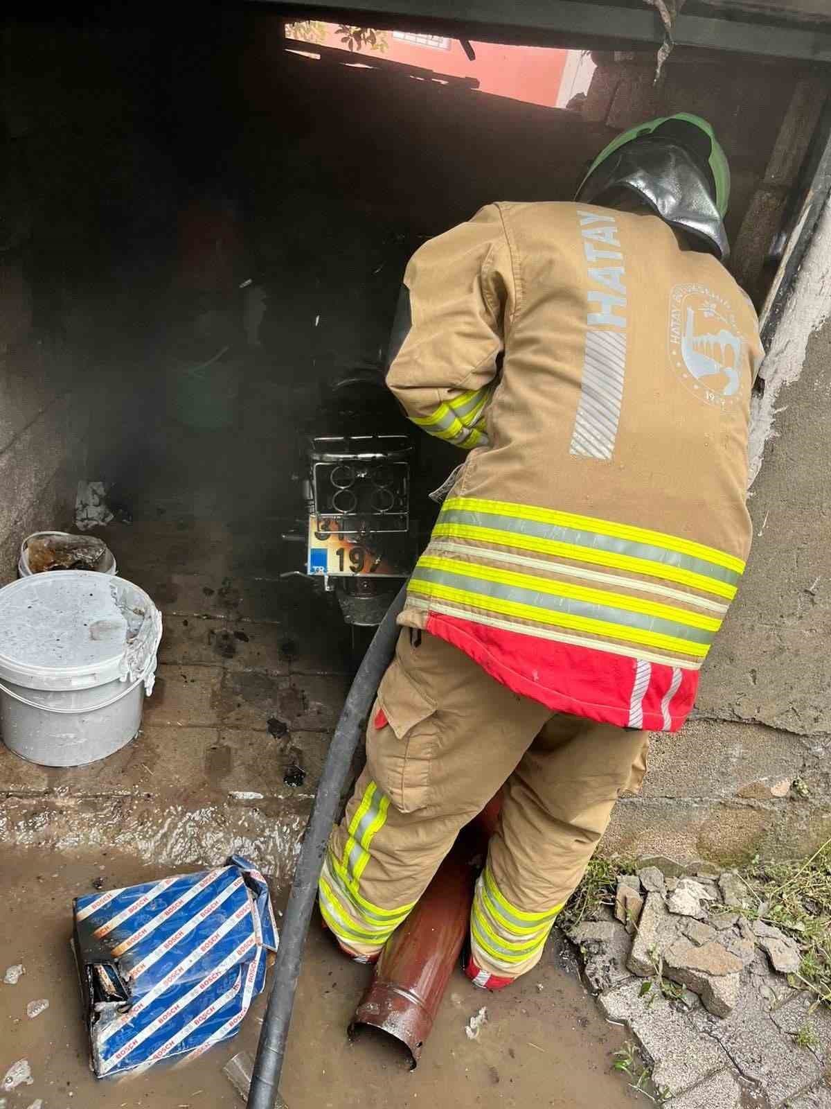 Payas’ta motosiklet yangını