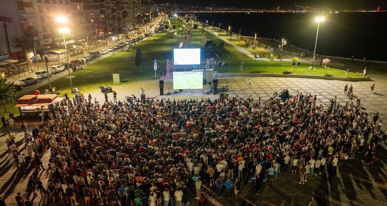 İzmir’de Dünya Kupası heyecanı dev ekranlarda yaşanacak