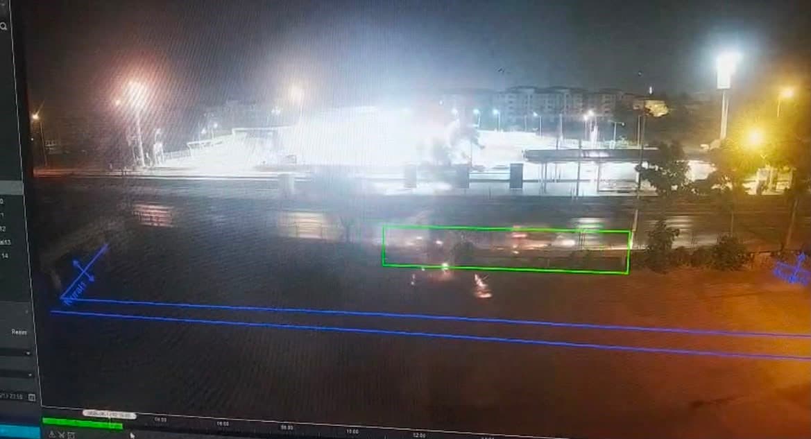 Sıkıştırılan otomobil takla attı: 4 yaralı, sürücü firarda