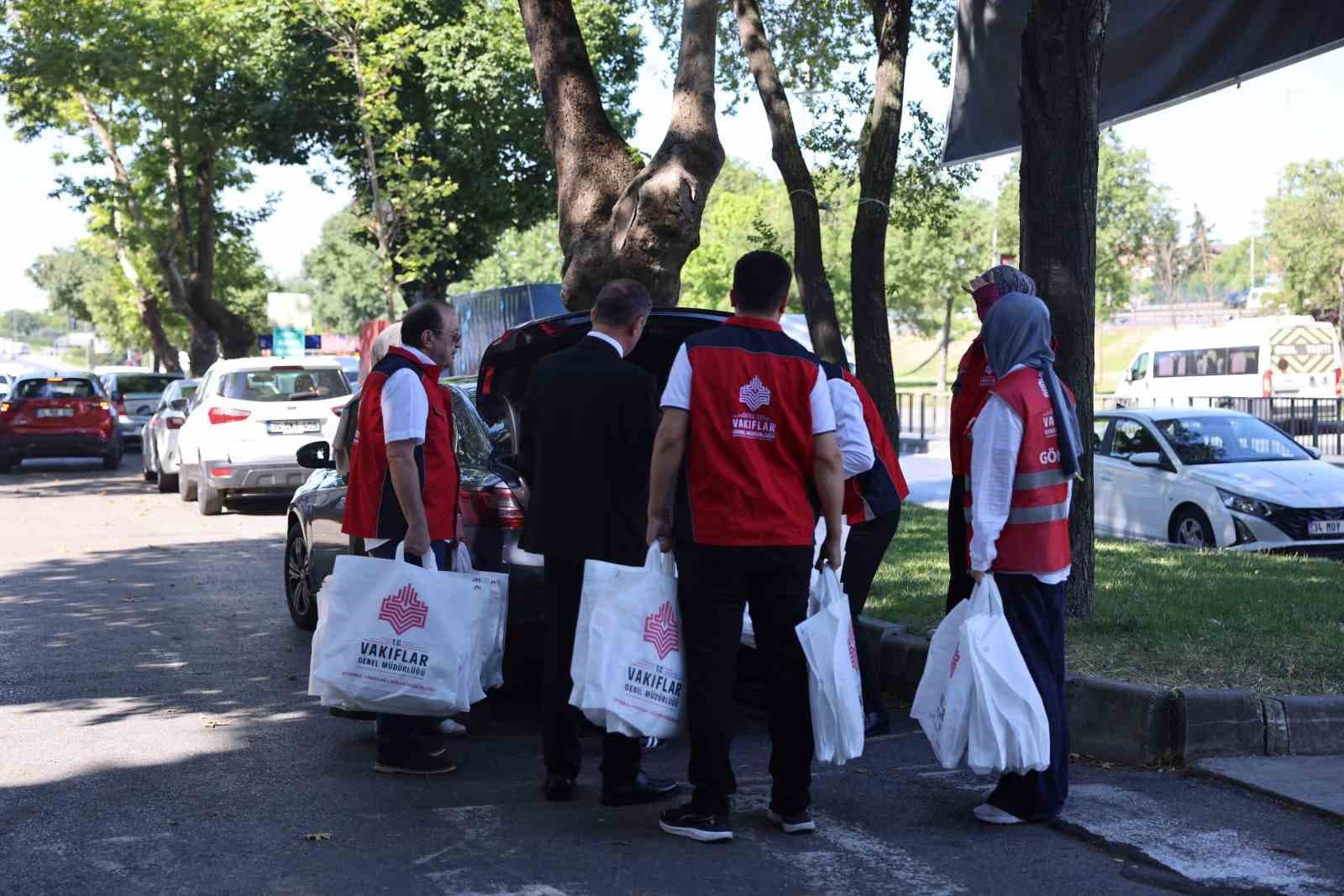 Vakıflar 1. Bölge Müdürlüğü’nden Darülaceze’ye Babalar Günü ziyareti