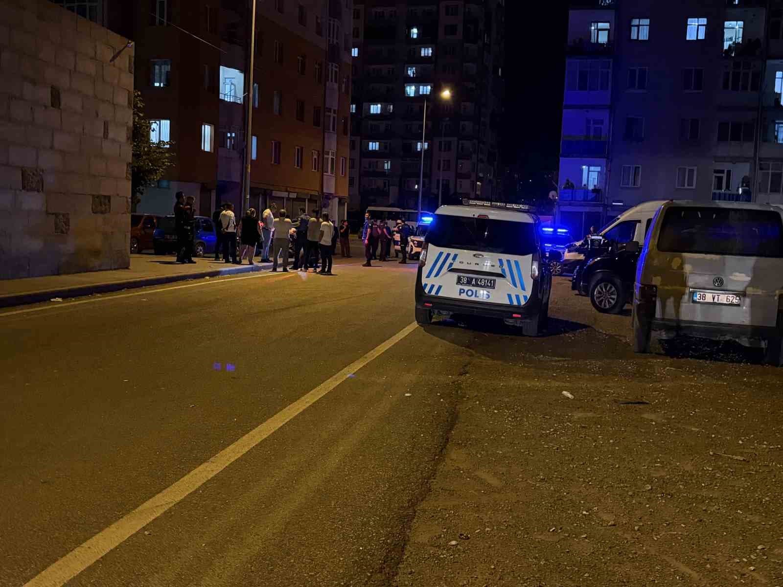 ‘Torpil patlatma’ kavgasında sopa ve satır kullanıldı: 3 yaralı