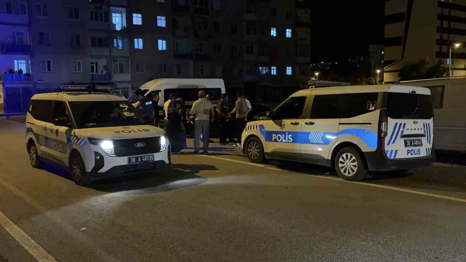 ‘Torpil patlatma’ kavgasında sopa ve satır kullanıldı: 3 yaralı