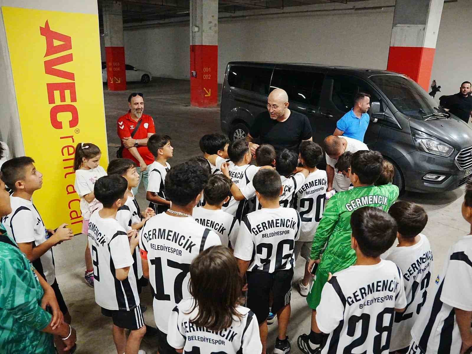 Başkan Zencirci’den Germencikli genç futbolculara anlamlı jest