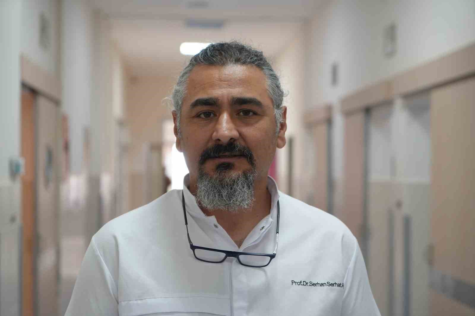 Asfalt patileri yakıyor, pisi pisi otu tehlike saçıyor: Uzmanından sıcak hava uyarısı