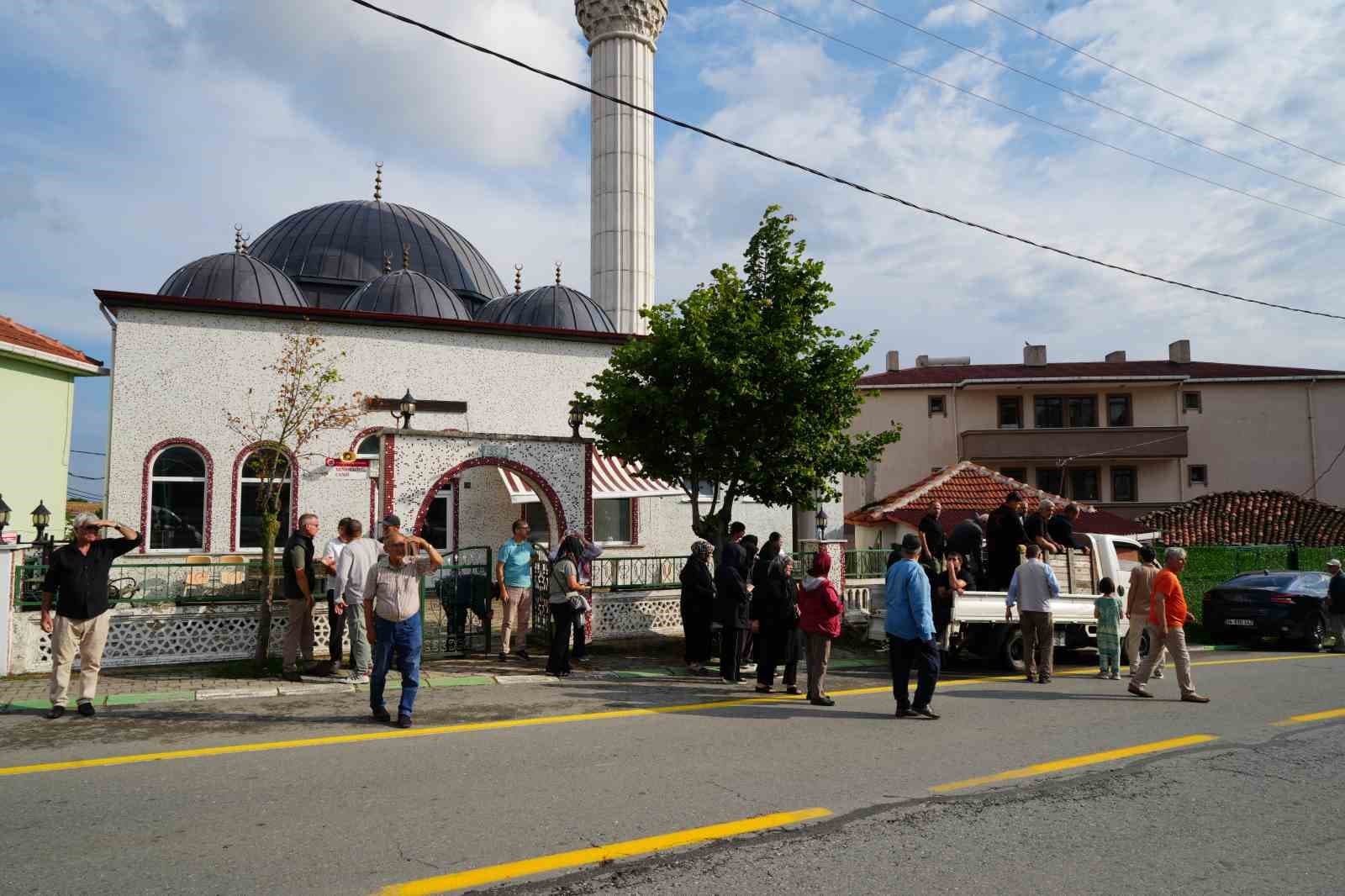 Annesiyle birlikte silahlı saldırıda ölen 4 yaşındaki Öykü Naz toprağa verildi