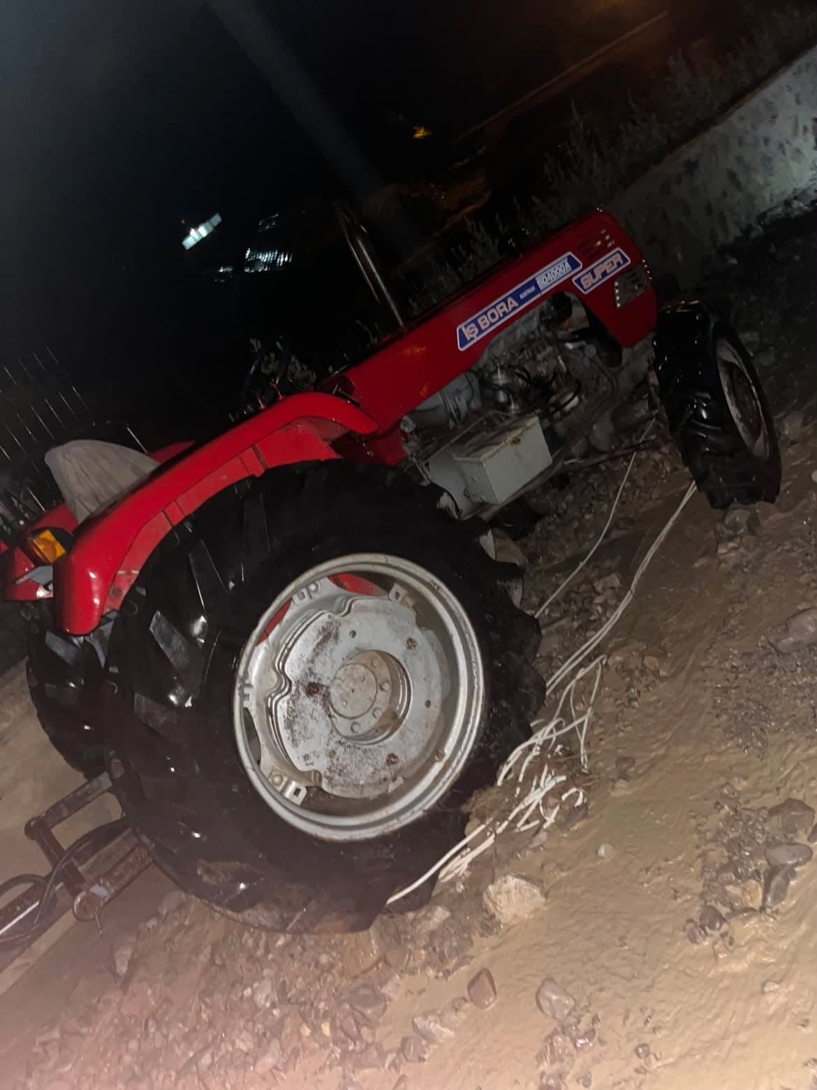 Artvin’de gece etkili olan sağanak taşkınlara neden oldu