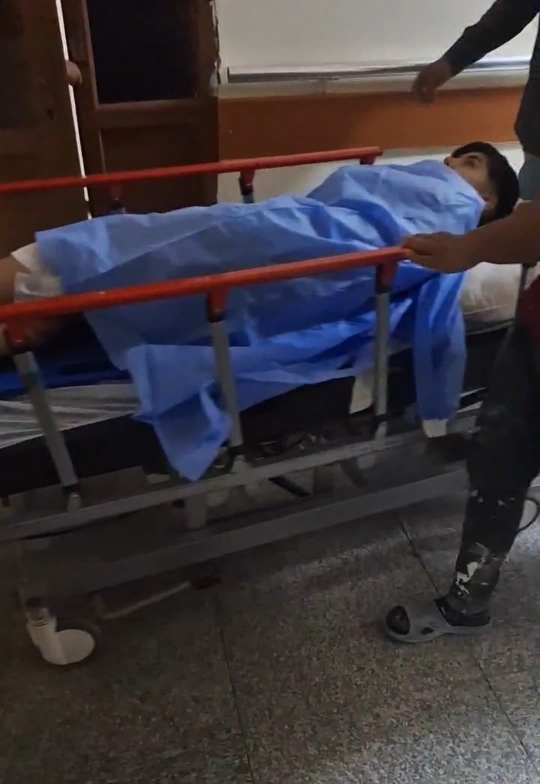 Patnos’ta otomobilin çarptığı 3 bisikletli çocuk yaralandı