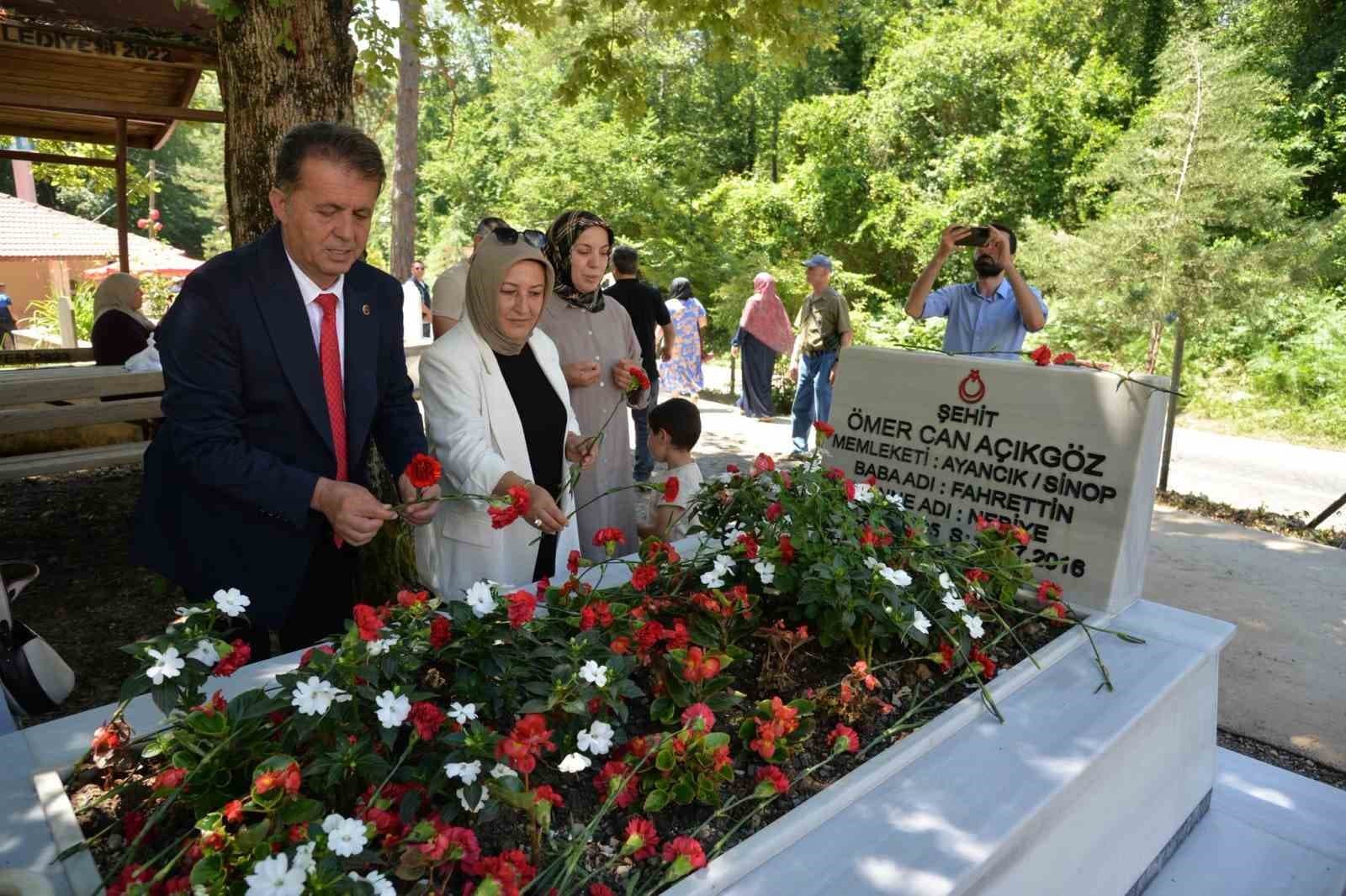 Ayancıklı 15 Temmuz şehidi kabri başında anıldı