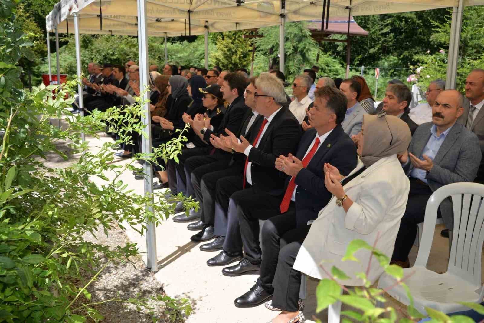 Ayancıklı 15 Temmuz şehidi kabri başında anıldı