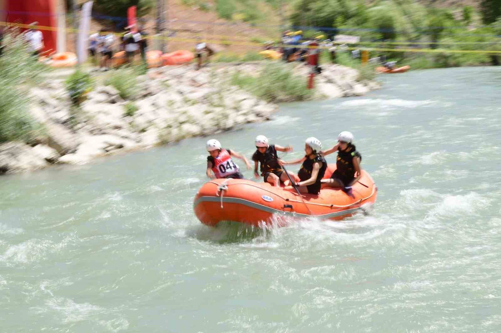 Türkiye Rafting Şampiyonası 3. ayak yarışları Van’da başladı