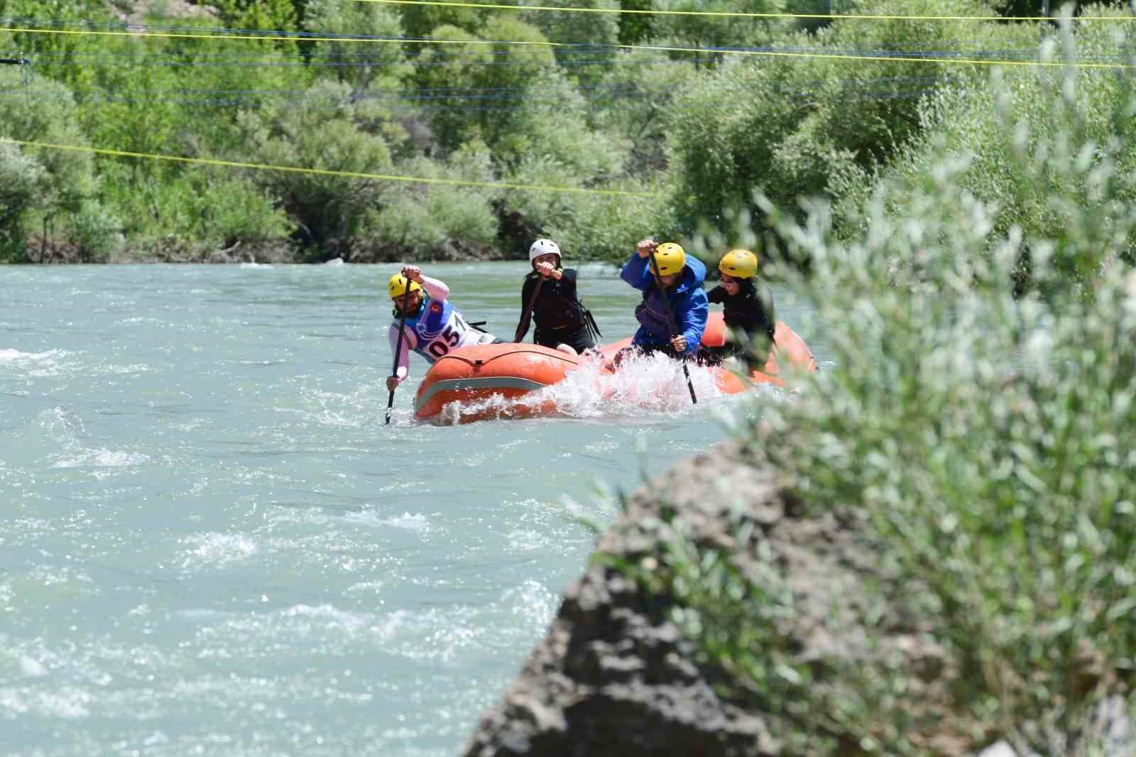 Türkiye Rafting Şampiyonası 3. ayak yarışları Van’da başladı