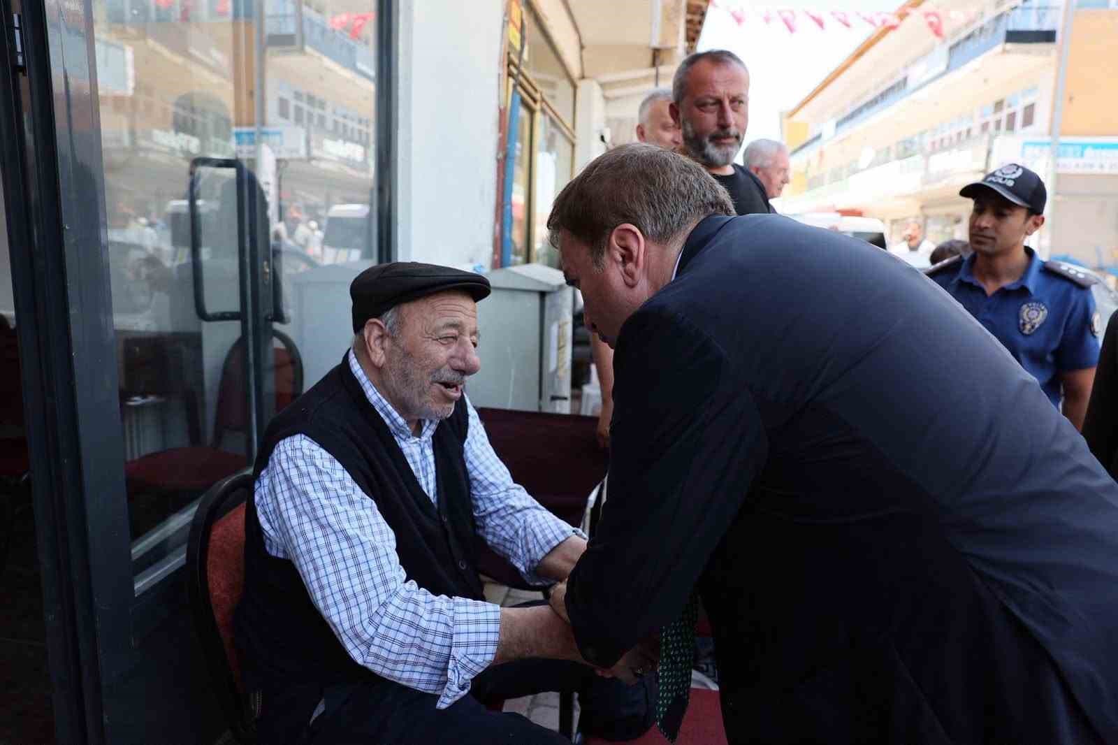 Vali Aydoğdu, Tercan’da vatandaşlar ve esnafla buluştu