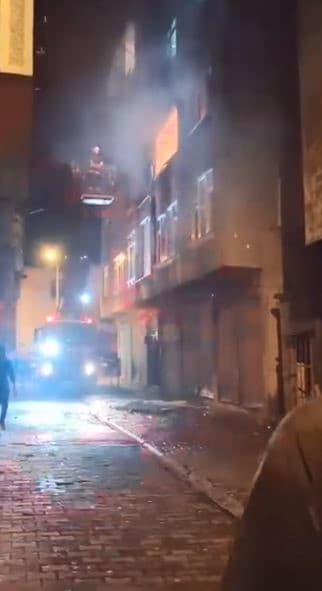 Artvin’in Hopa ilçesinde ev yangını