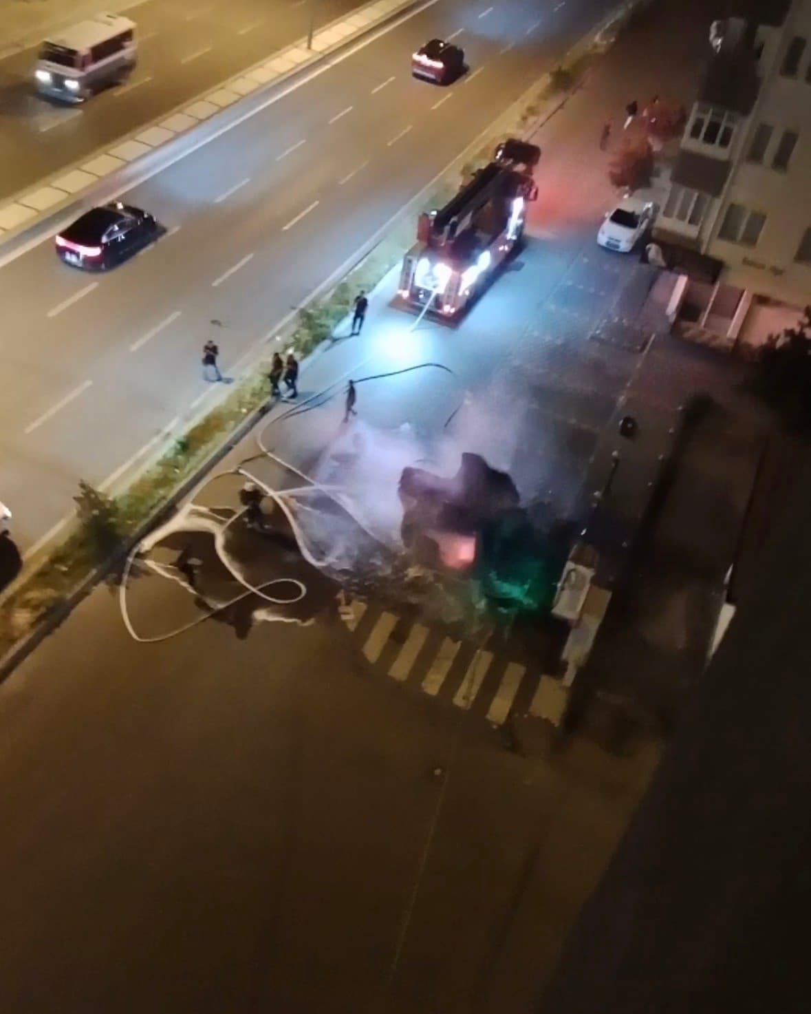 Kayseri’de alev alan elektrikli araç bomba gibi patladı... O anlar kamerada