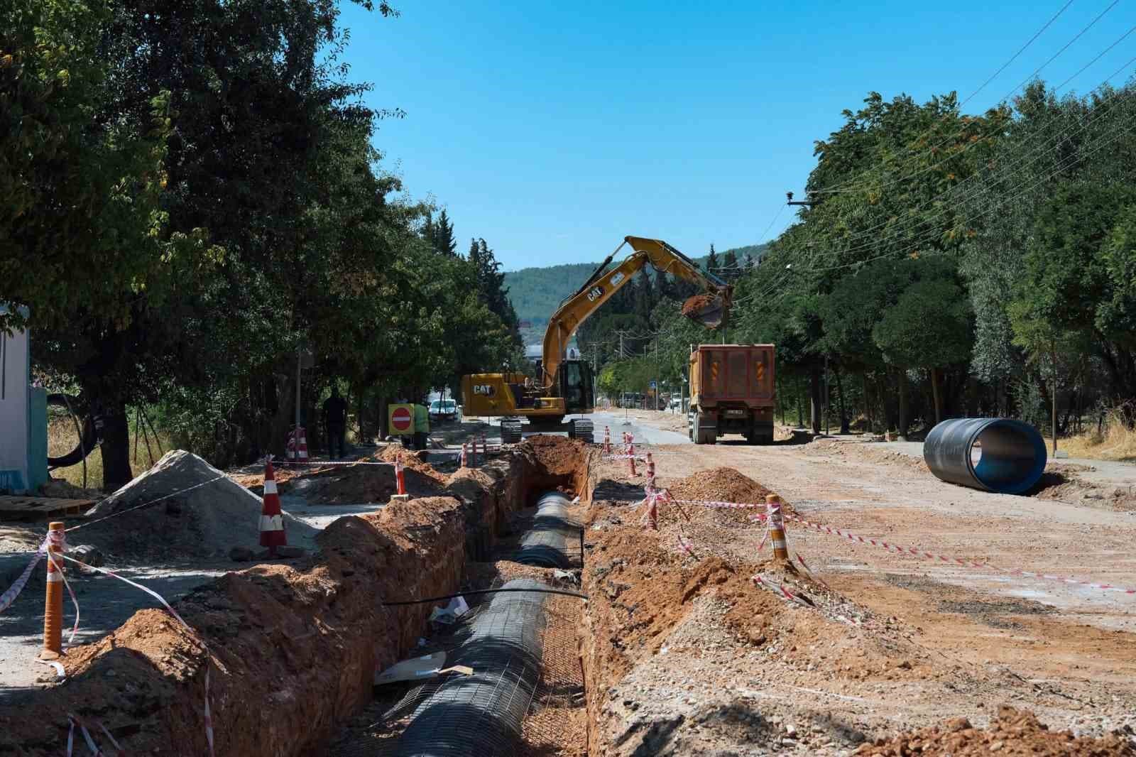 Başkan Köksal Aras mahallelerde yürütülen çalışmaları yerinde inceledi