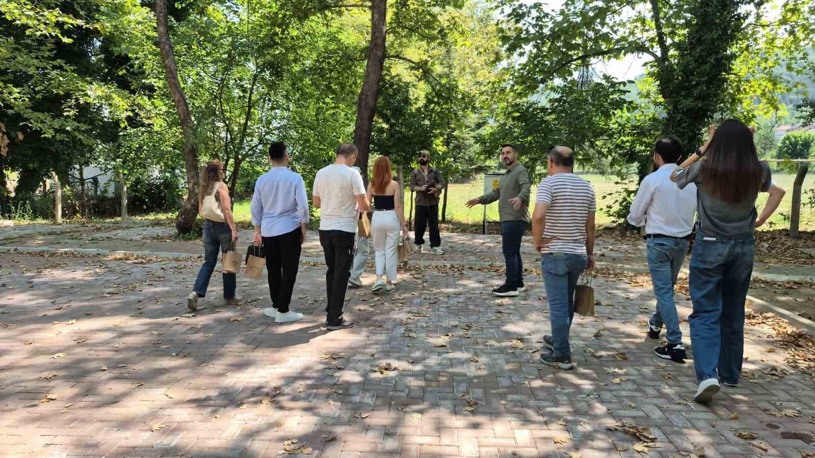 Bartın’da buzağı hediyeli bal festivali