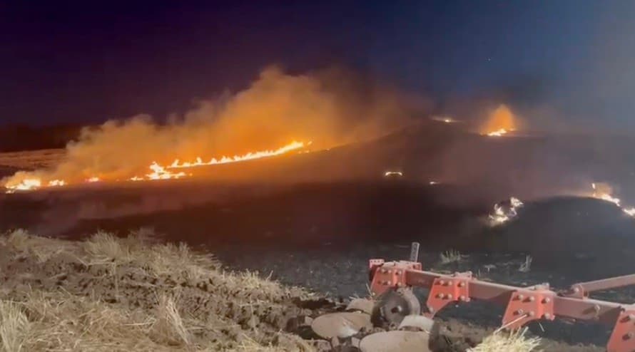 Çorum’da balya makinesi yangına sebep oldu: 500 dönüm anız küle döndü