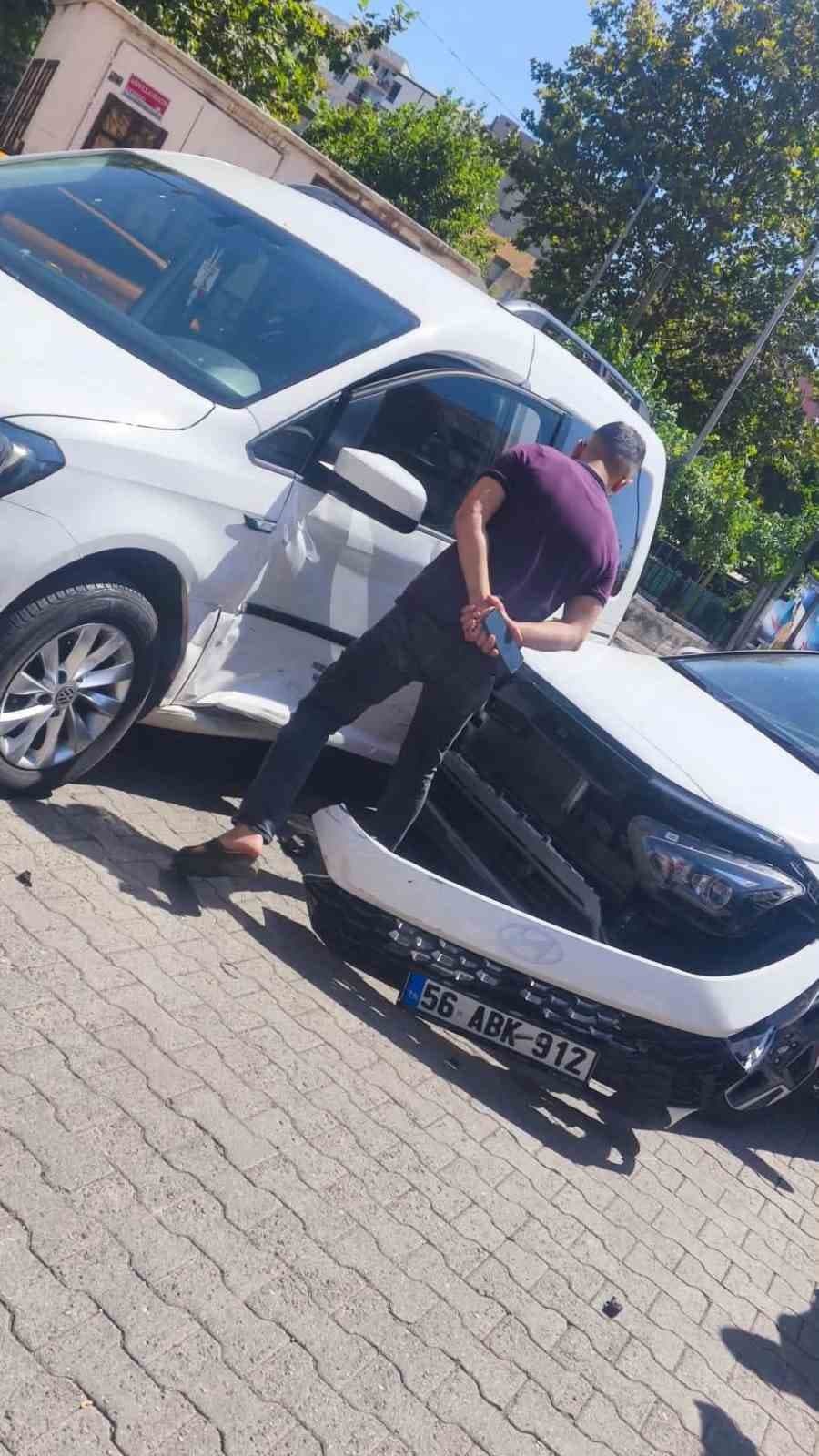 Siirt’te maddi hasarlı kaza