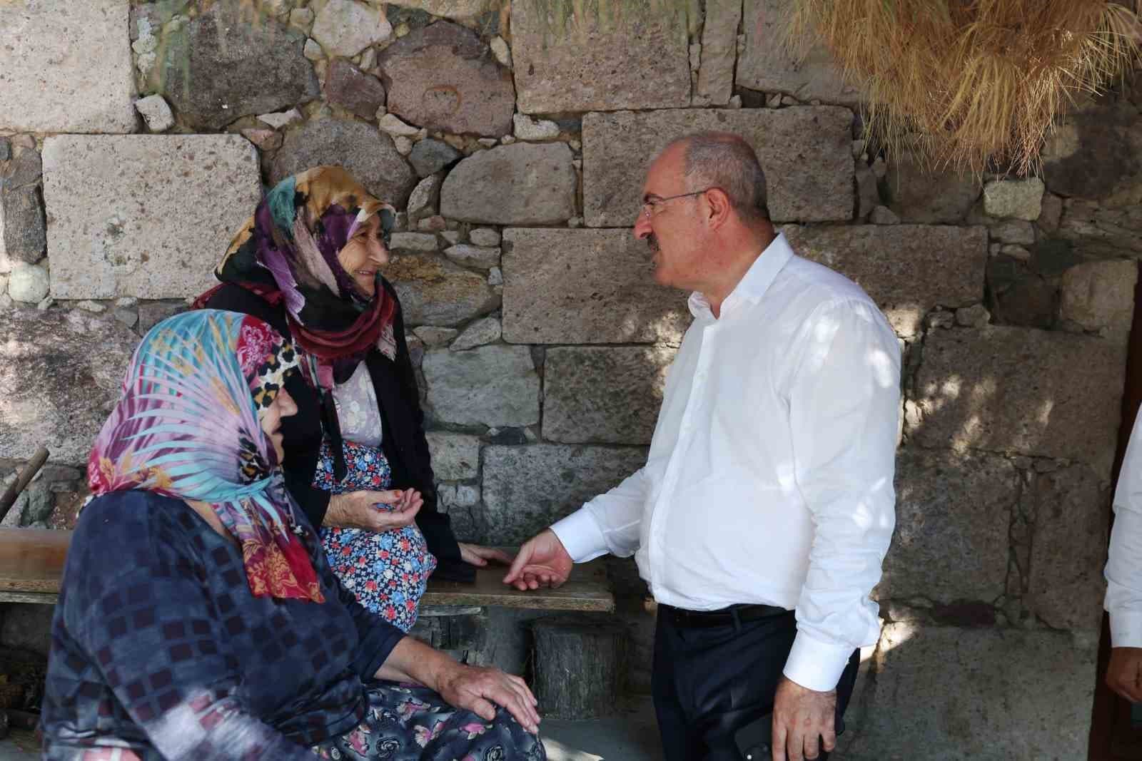 Vali Toraman, Apollon Smintheion ve Assos Antik kentinde incelemelerde bulundu