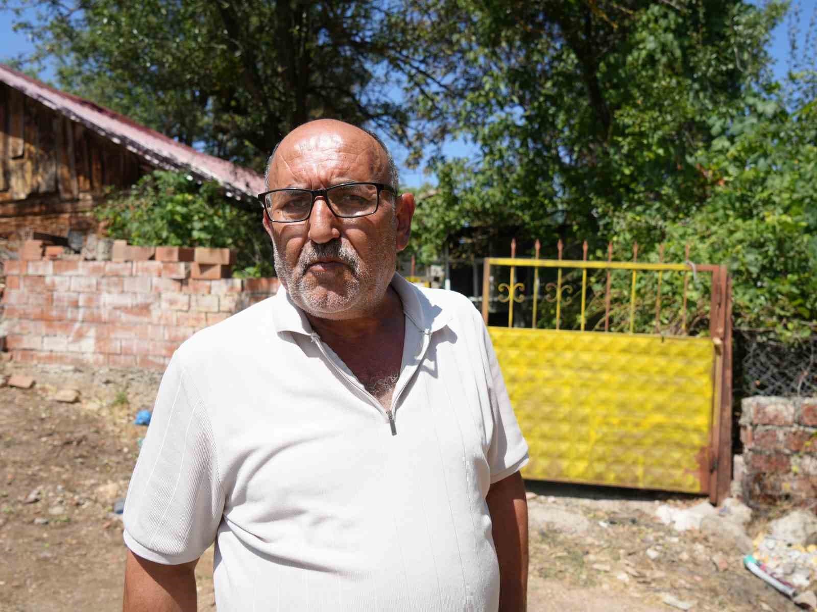 Alevlere teslim olan ev küle döndü