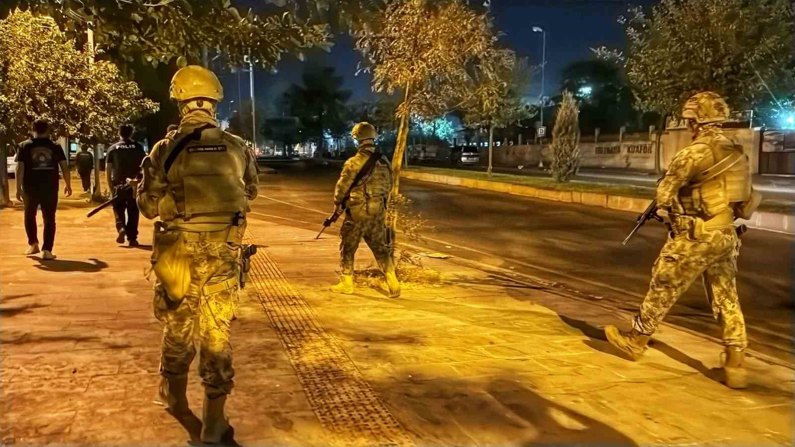 Diyarbakır’da dört mahallede özel harekat polisi destekli "şok" uygulama