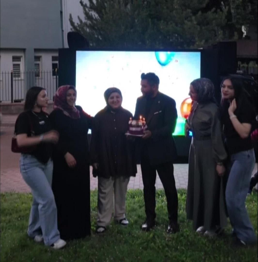Özel Esra’ya özel doğum günü