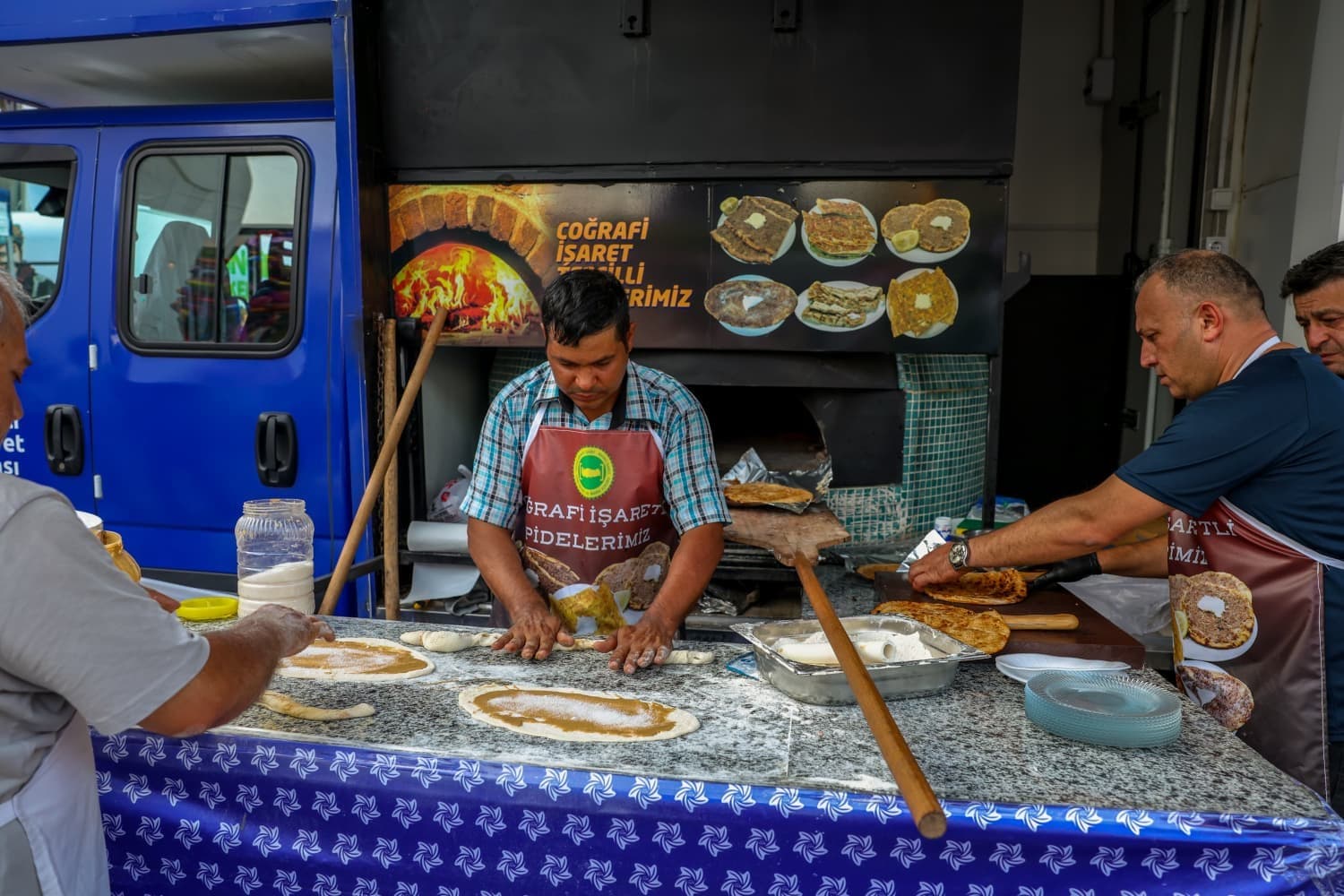 NTO’nun Mobil Tanıtım Aracı’ndan festivalde pide ikramı