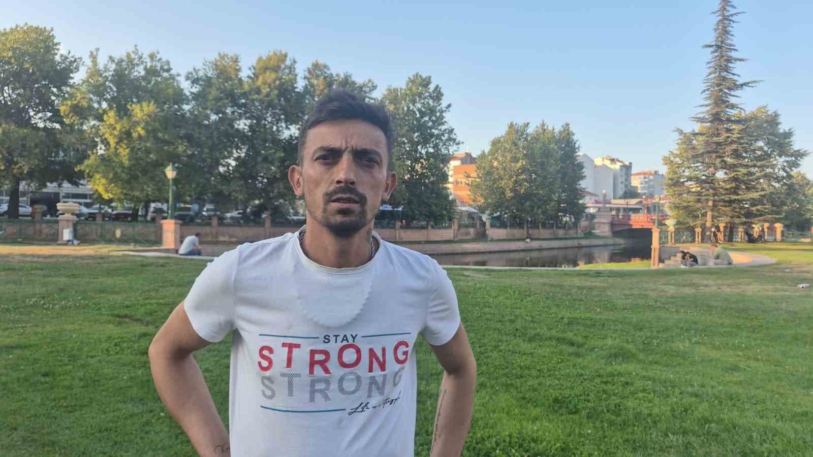 Porsuk Çayı kenarındaki adamı "Sizlere gelsin" diyerek suya itti