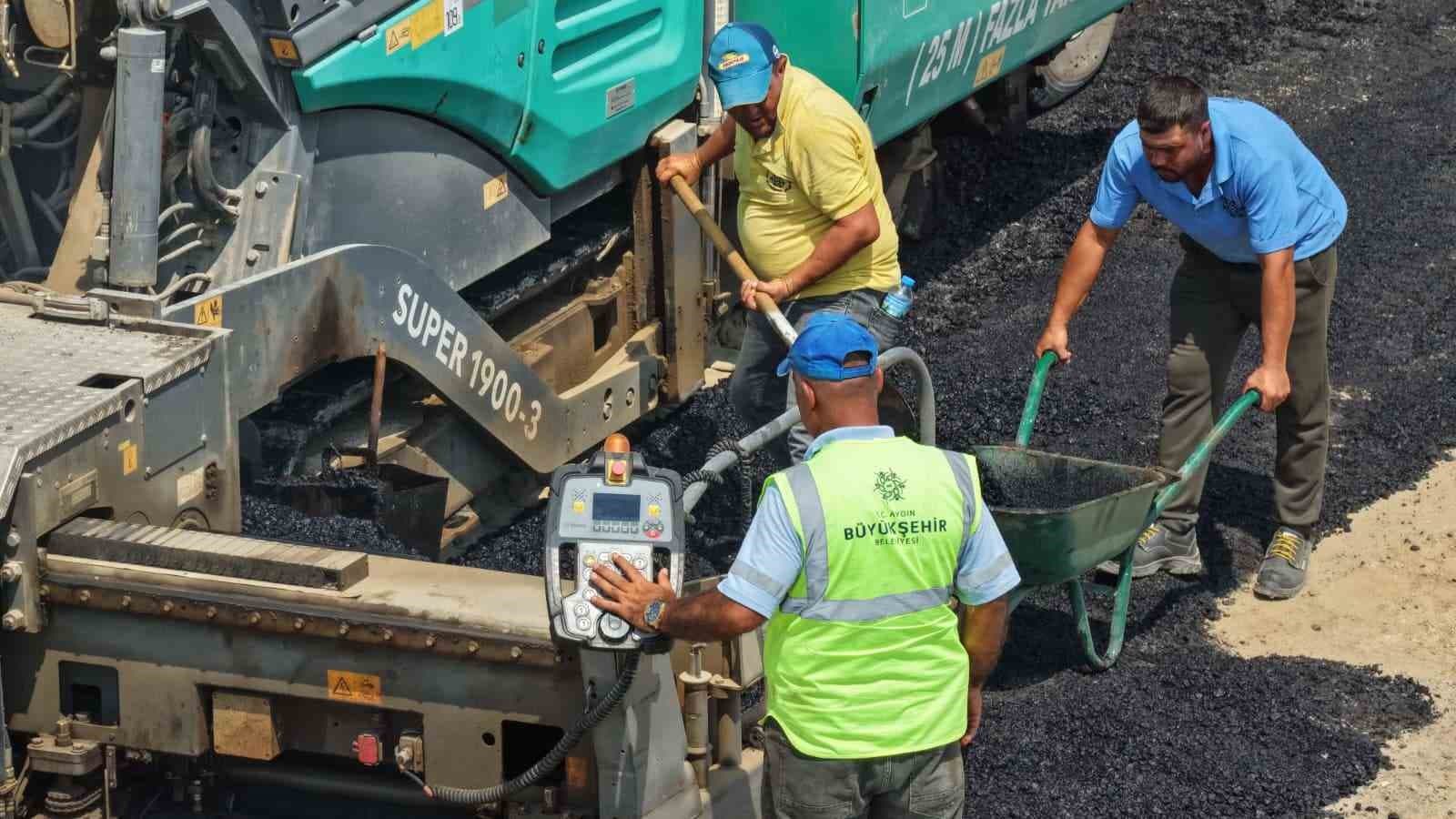 Kuyucak’ta Gencelli-Gencellidere yolu asfaltla buluşuyor
