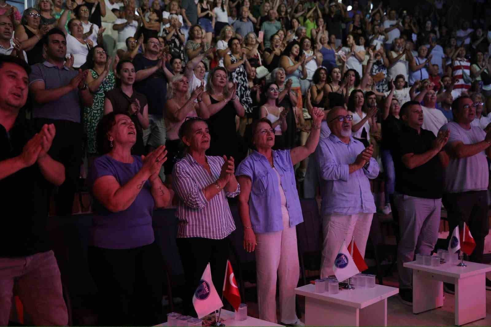 Başkan Gençay: "Didim Türkülerle tek yürek oldu"