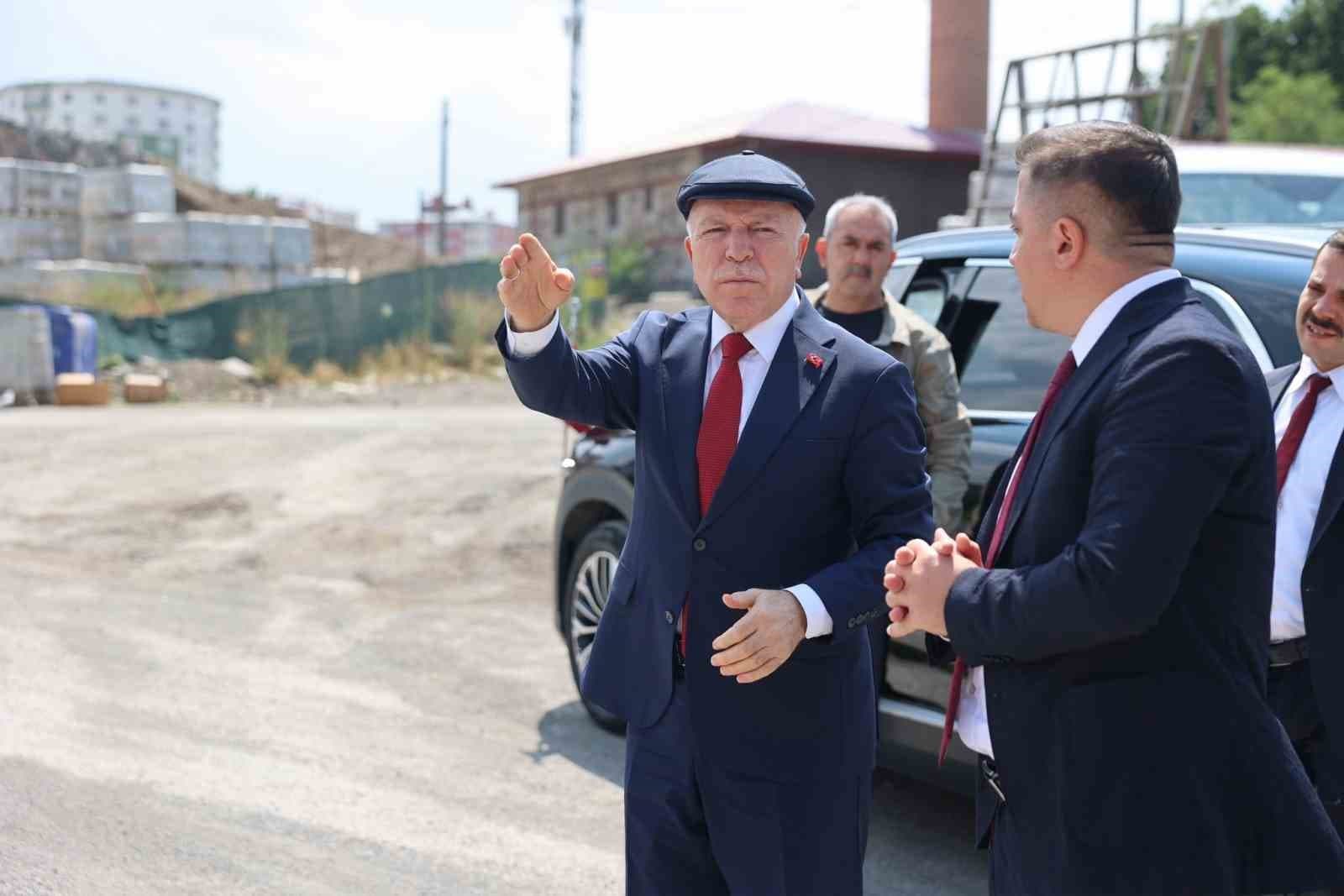 Başkan Sekmen: "Projelerde tarihi ve manevi dokuyu koruyoruz"