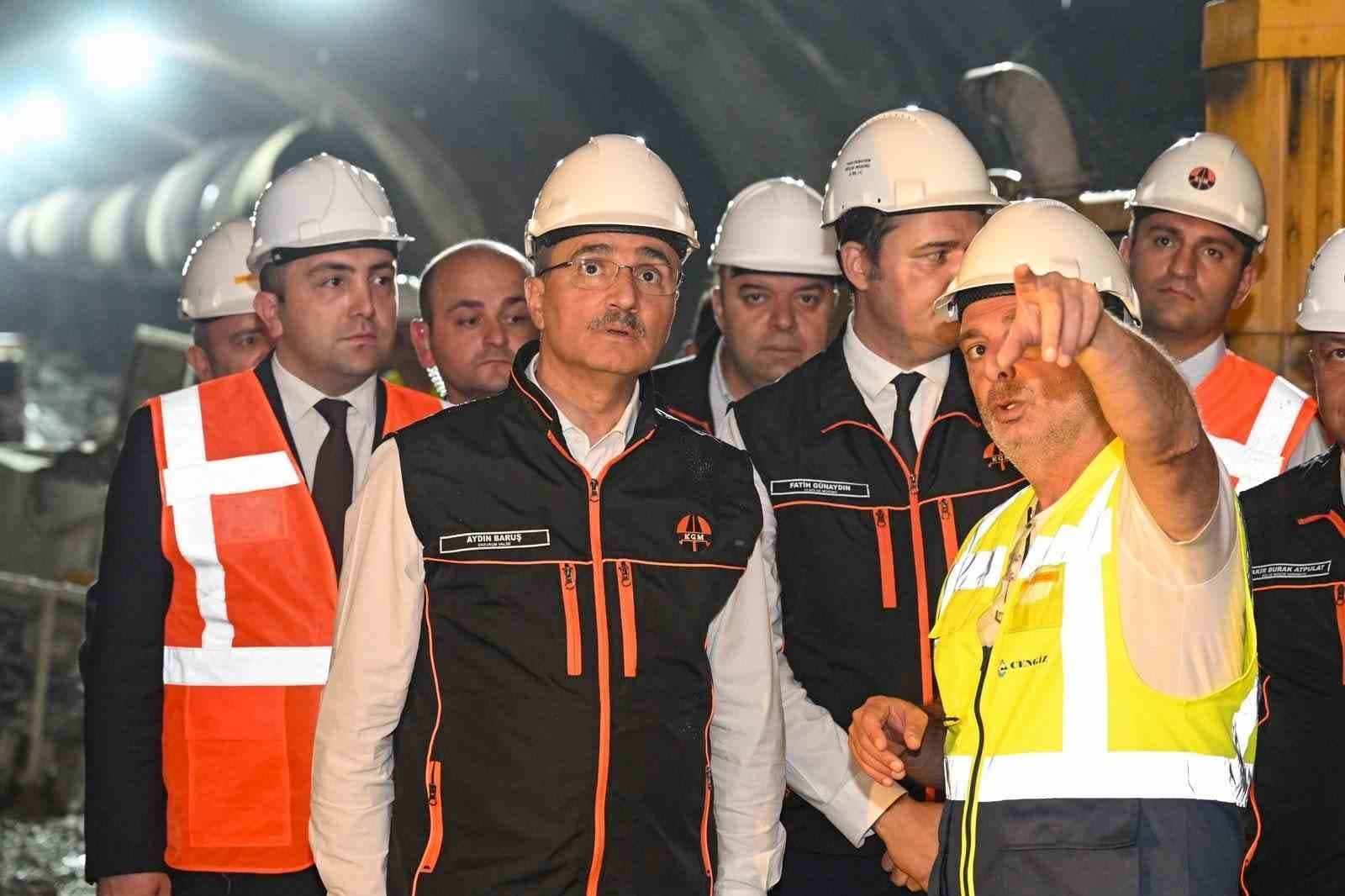 Kırık Tüneli kazı ve destek çalışmaları yüzde 90, nihai beton çalışmaları ise yüzde 78 oranında tamamlandı
