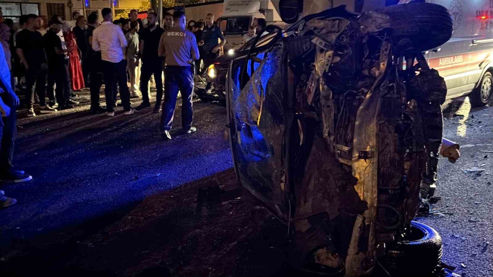 Kırmızı ışık ihlali facia getirdi : 1’i ağır 5 yaralı